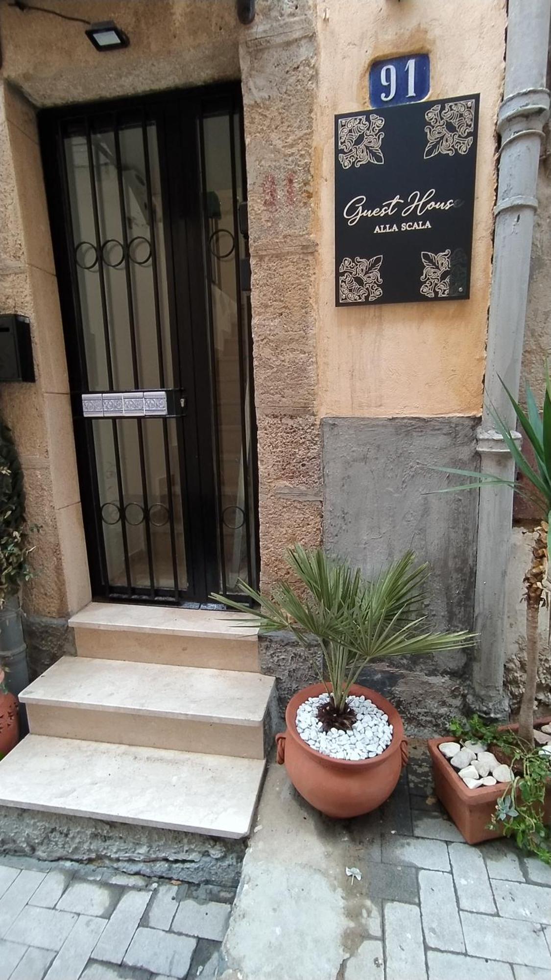 Guest House Alla Scala Caltagirone Exterior photo